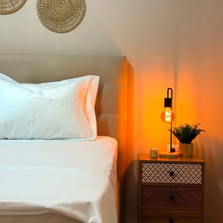 Theoharis Summerhouse بيت للعطل